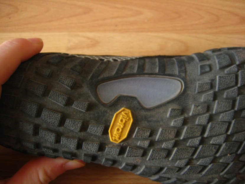 vibram spyridon ls for women - close up of the spyridon midsole material that helps to disperse...