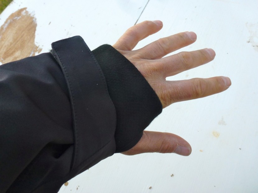 helly hansen enigma - detail view of the enigma's cuffs. we love big velcro and gusseted...