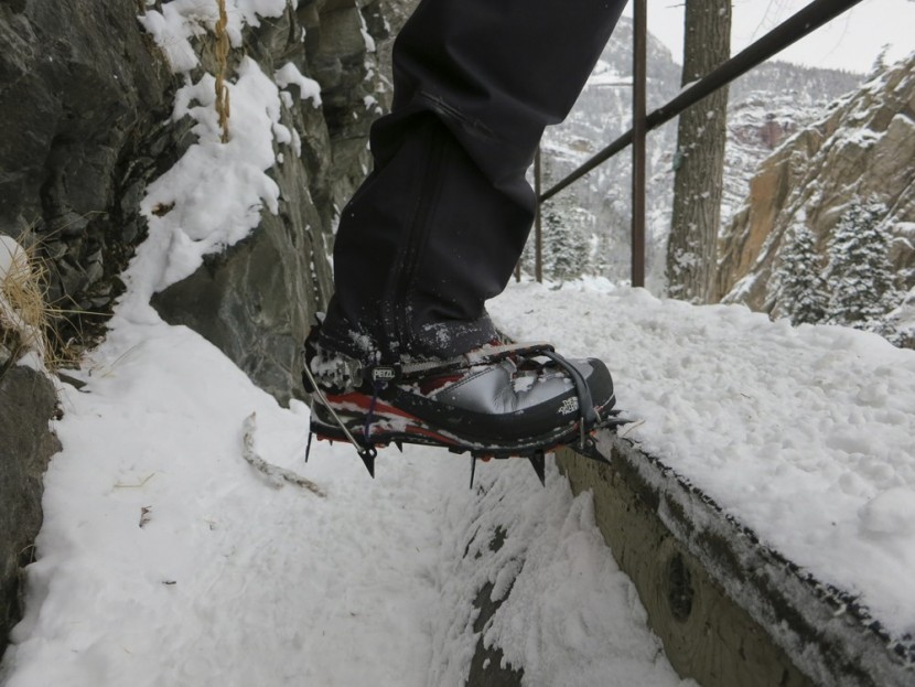 the north face verto s4k - lateral view of the verto s4k showing the amount of flex the non...