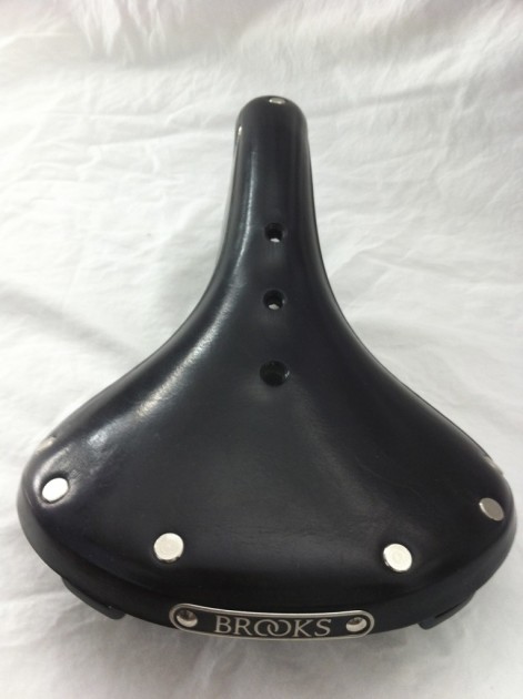 brooks england b-17 - at 174mm in width the b17 is one of the widest saddles we tested.