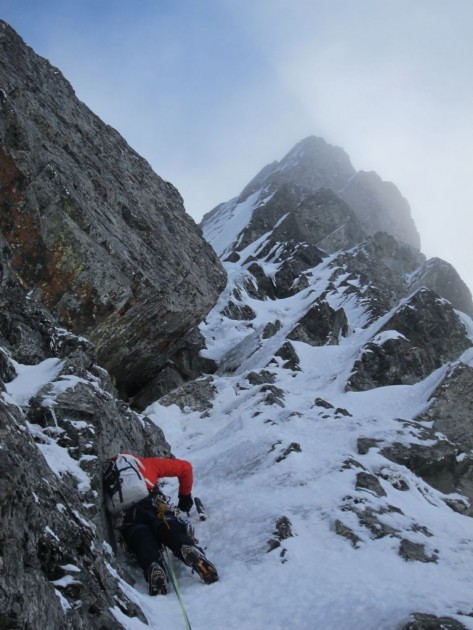 hyperlite mountain gear 3400 ice pack - chris simrell leading mixed terrain with the hmg ice pack and...