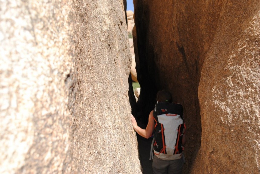 mountain hardwear summitrocket 40 - molly ravits explore joshua tree's canyons. mountain hardwear...