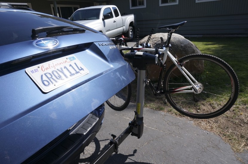 thule apex swing 4-bike - thule apex swing, rotates away from the vehicle even when loaded to...