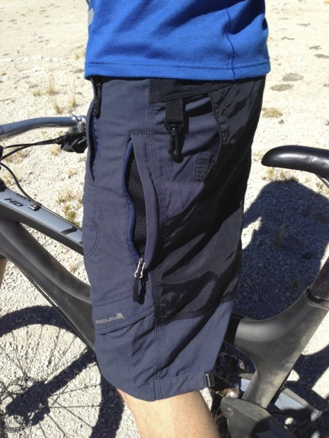 endura hummvee - left side view of the hummvee showing the mesh lined vent, key clip...