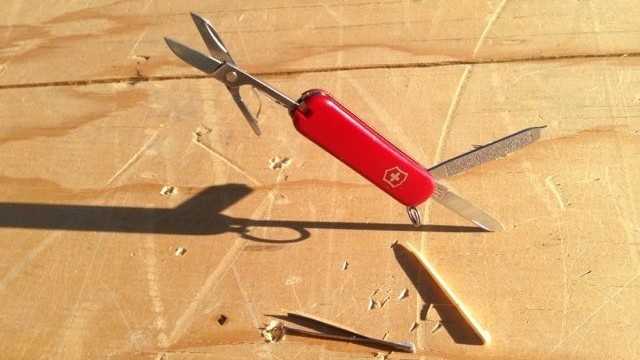 victorinox classic sd swiss army - the suite of features on the classic is just right for daily use in...