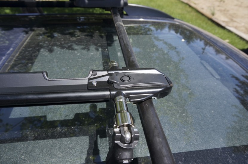 rockymounts jetline - the rockymounts jetline has a cutout in the tray for clearance of...