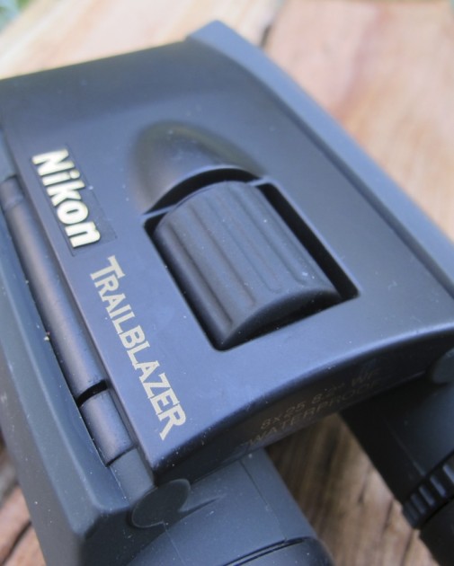 nikon trailblazer 8x25 atb - the focus knob on the trailblazer.