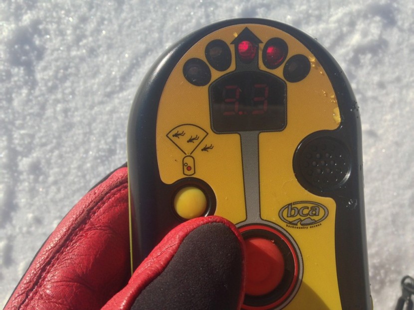 backcountry access tracker dts - showing the "sp" button that limits the range of signal that the...