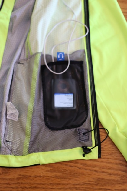 brooks infiniti jacket - the nifty weather resistant media pocket is large enough to fit your...