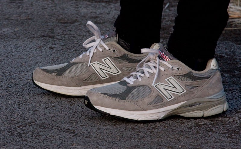 new balance 990 heritage - new balance keeps the 990 heritage classy while featuring a pigskin...