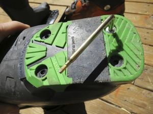 nordica hell and back h2 - hex head screws are easy to remove. nordica boot soles slide off on...