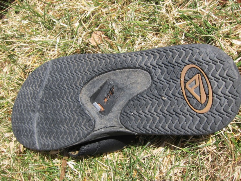 reef women's fanning - the fanning offers superior sole traction. here you can see its...