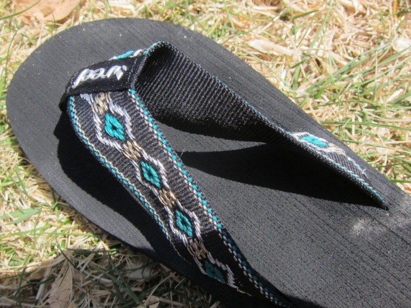 reef sandy sandal - up close and personal with the reef sandy. the straps are...
