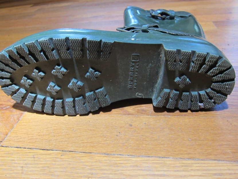 sperry top-sider falcon - we were really happy to discover that the top-sider's sizable treads...