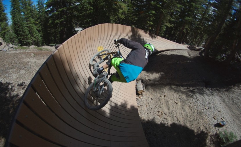 poc cortex flow - luke lydiard getting sideways in the poc cortex flow and a leatt dbx...