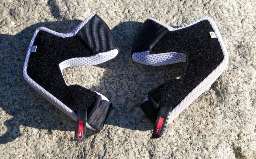 troy lee d3 - the d3's cheek pads attach to the helmet with large areas of velcro...