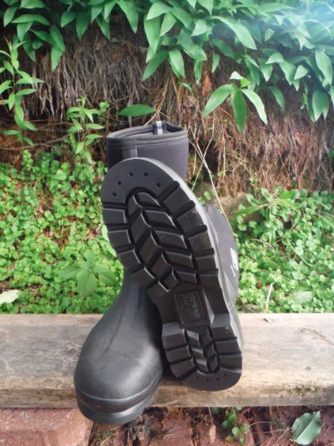 muck boot chore mid - the tread on the chore is heavily grooved to allow loose ground to...