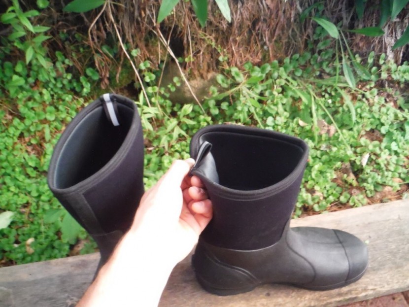 muck boot chore mid - a pull tab on the top of the inside of the shaft assists on pulling...