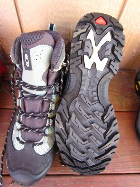 salomon comet 3d gtx for women - the salomon comet 3d are designed with a lightweight upper mesh...