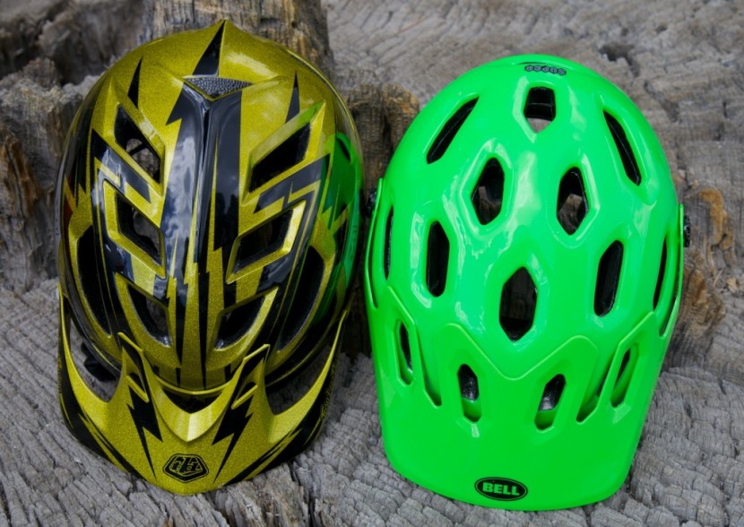 troy lee a1 - both the a1 from troy lee (left) and bell super (right) have massive...