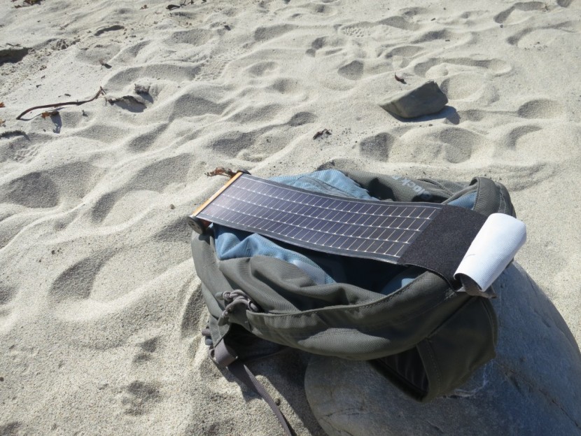 bushnell bear grylls solarwrap mini - the velcro closure on the bushnell bear grylls solarwrap mini...