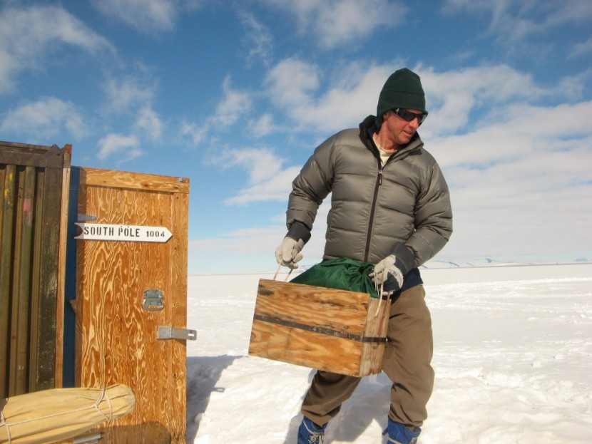 western mountaineering flight - the short sleeves of the flight jacket leave the wrist unprotected...