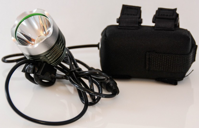 bright eyes rechargeable 1200 - the battery pack is a bit larger than the light itself.