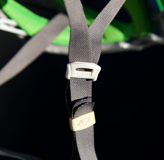 giro atmos - the atmos uses the same slimline webbing and micro locking hardware...