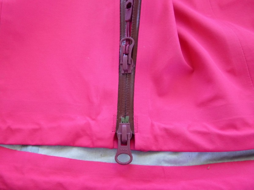 mountain hardwear torsun for women - the two way zipper is a feature only that is special to the torsun...