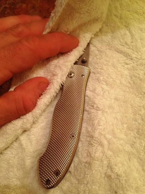 dry the knife thoroughly then let it air dry.