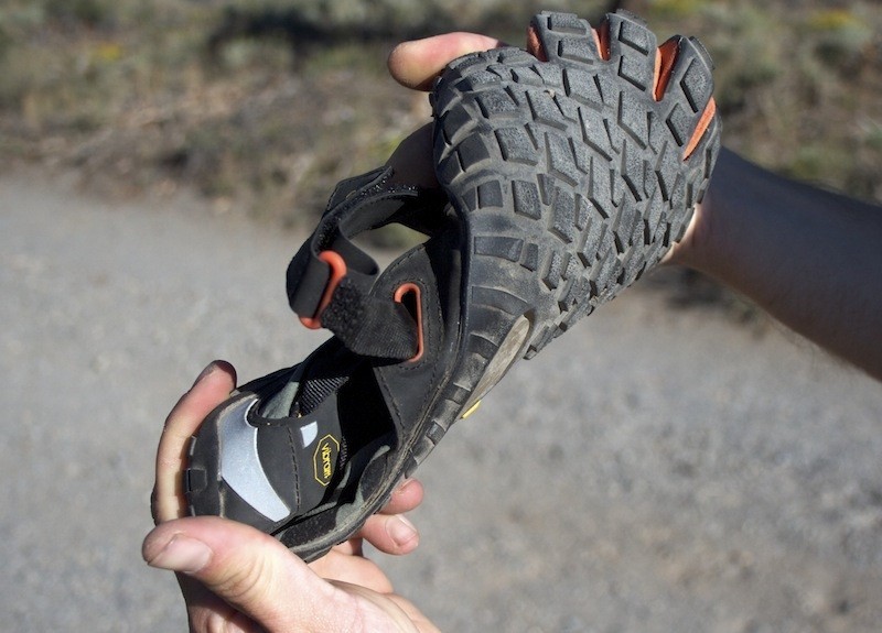 vibram fivefingers treksport - the extremely flexible sole on the vibram fivefingers treksport...