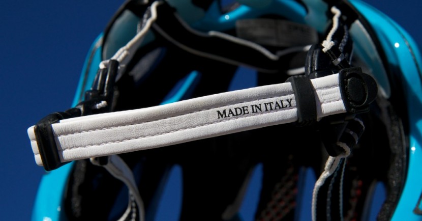 kask vertigo - the vertigo's chins strap is made from imitation eco-leather which...