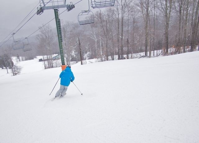 flylow roswell - flylow roswell in action, belleayre ski resort, new york.