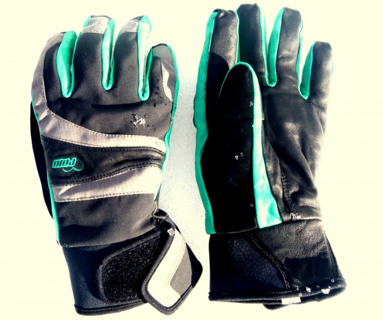 pow gem - these streamlined gloves feature primaloft gold insulation and are...