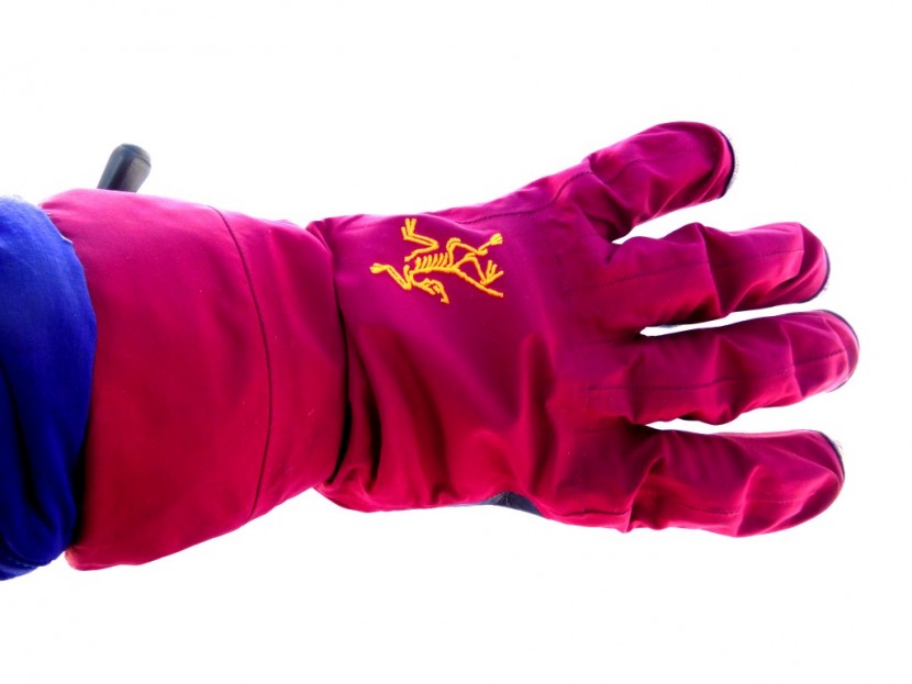 arc'teryx beta ar glove for women - the outer is made up of 3-layer gore-tex pro making it highly...