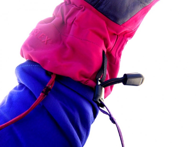 arc'teryx beta ar glove for women - the cinch cord and easy pull and release hem tightener pictured here...