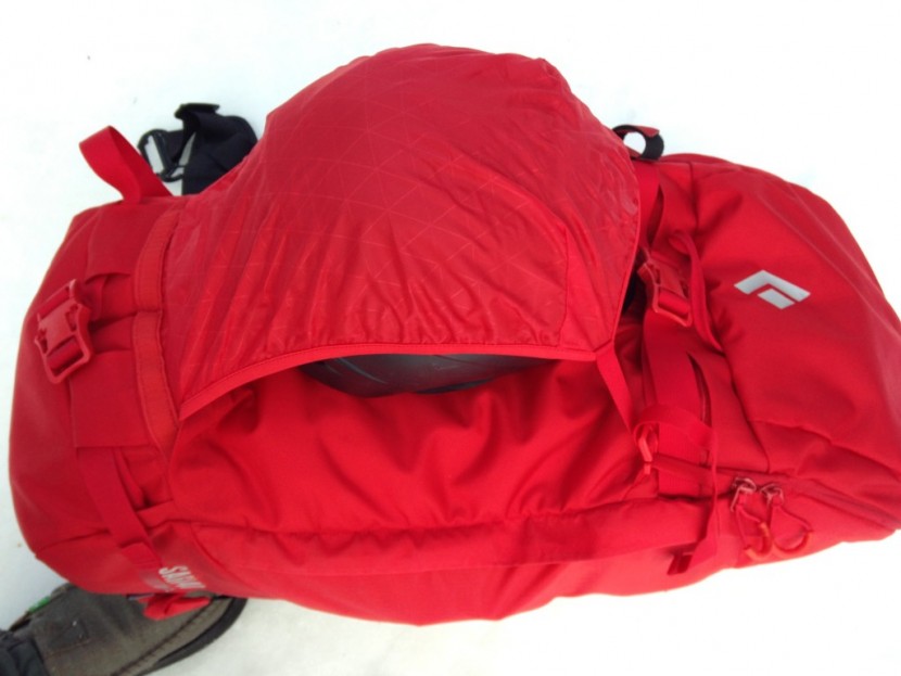 black diamond saga 40 jetforce - the saga 40 features an easily stow-able nylon helmet sling. we...