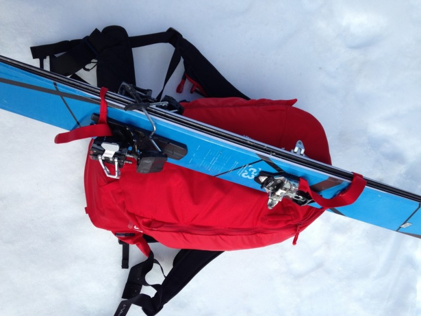 black diamond pilot 11 jetforce - while small, the pilot 11 had a secure diagonal ski carry system...