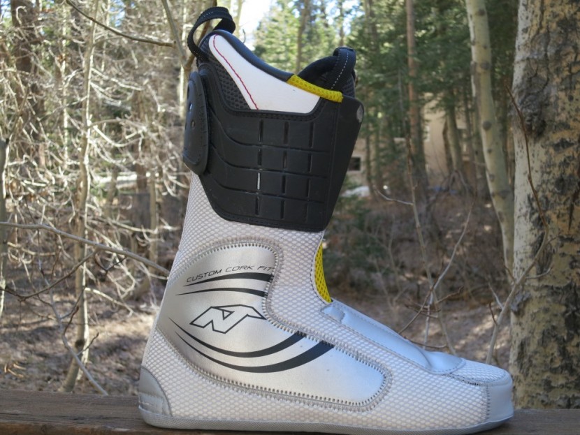 nordica nrgy pro 2 - the heat moldable liner from the nrgy pro 2 features zones of cork...