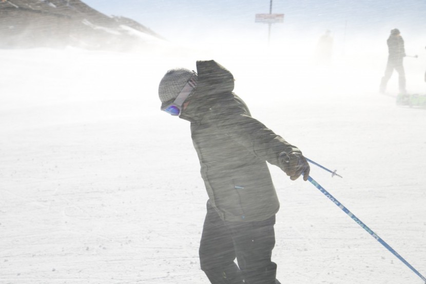 obermeyer brigitte - tested in high winds, we didn't feel any drafts coming through the...