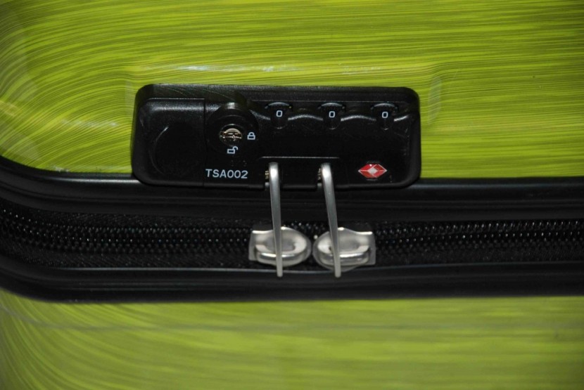 samsonite winfield 2 20 - the frame-integrated tsa lock on the winfield. simply snap the...