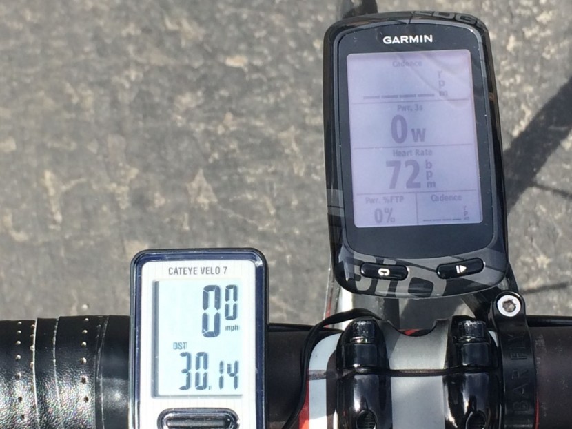 garmin edge 810 - the garmin edge 810 and the cateye velo 7 side by side testing.