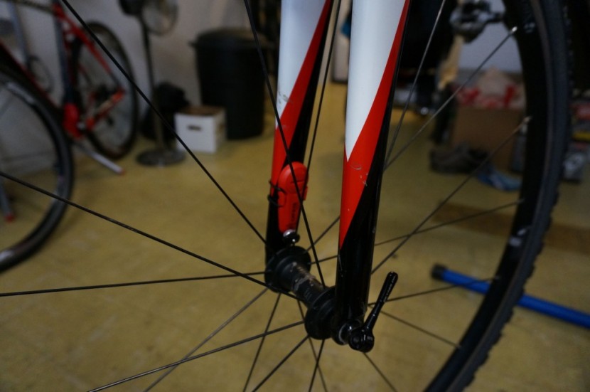 cateye strada slim - the cateye strada slim uses a wireless sensor mounted on the  inside...