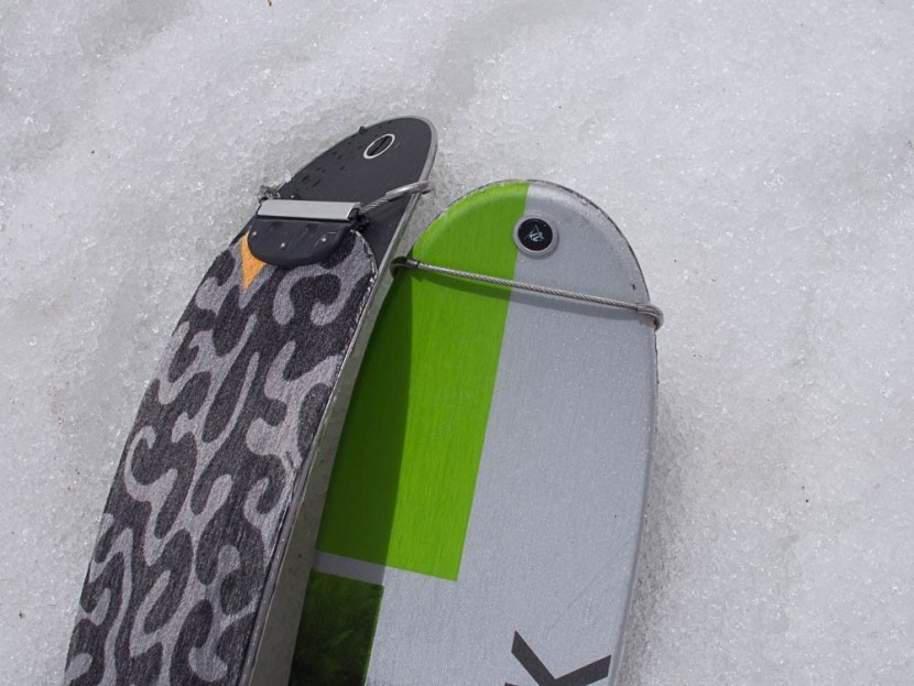 black diamond glidelite mix sts - close up view of the tip attachment of the mohair mix skins. the...