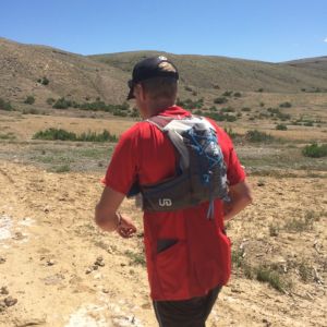 salomon fast wing tee - the fast wing is designed specifically for use with a pack. the...