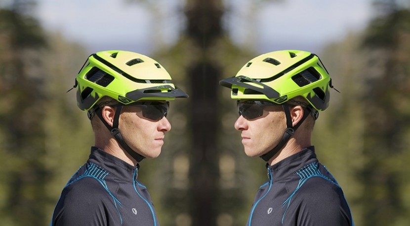 smith forefront - the forefront's visor in the up (right) and down (left) positions.