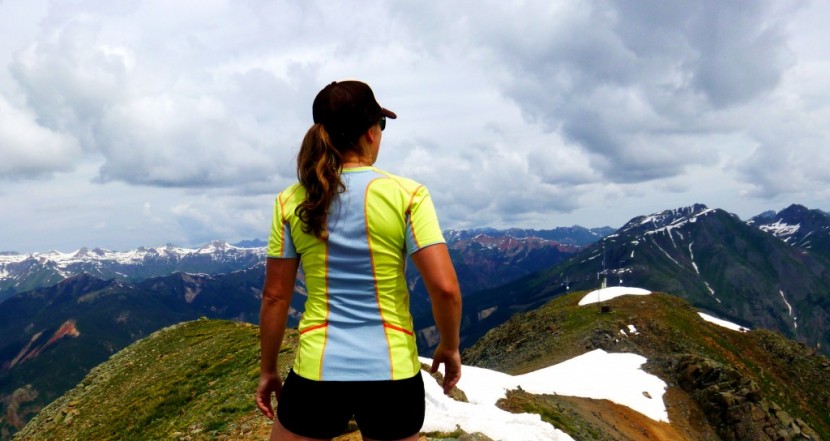 salomon fast wing tee for women - the mesh panels under the armpits and along the back of the fast...