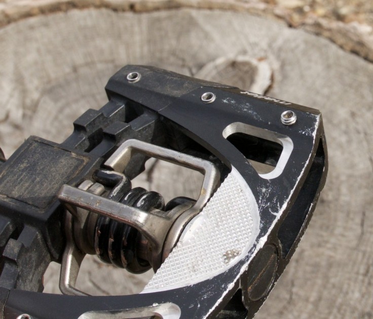 crankbrothers mallet 3 - the grip of the mallet 3 can be fine tuned using the traction pins...