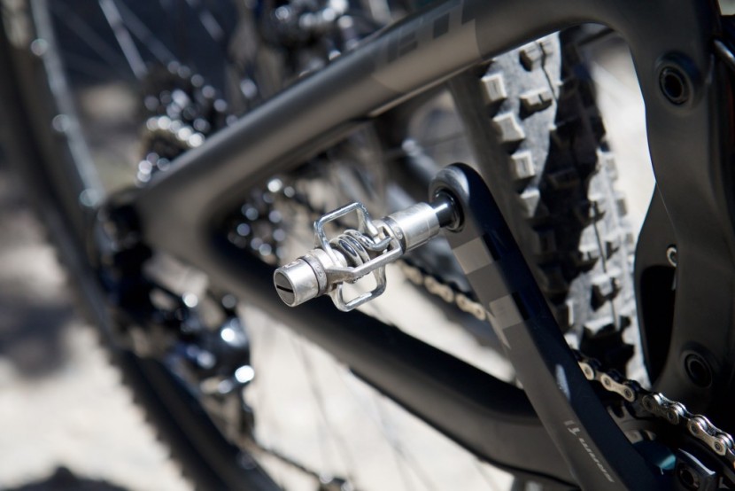 crankbrothers eggbeater 2 - the eggbeater 2 is a very small and lightweight pedal, an attractive...