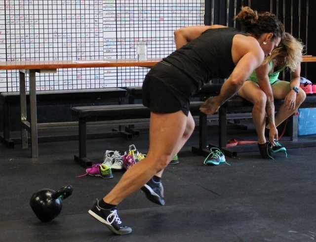 nike lunar cross element - tara ross takes off for a sprint after heavy kettlebell swings...